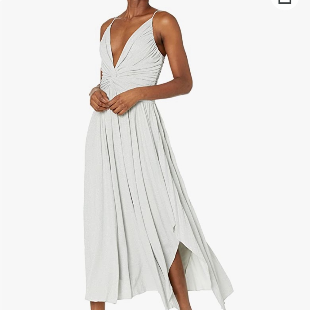 Halston Jody Cocktail Dress in Silver  NWT  Size 4